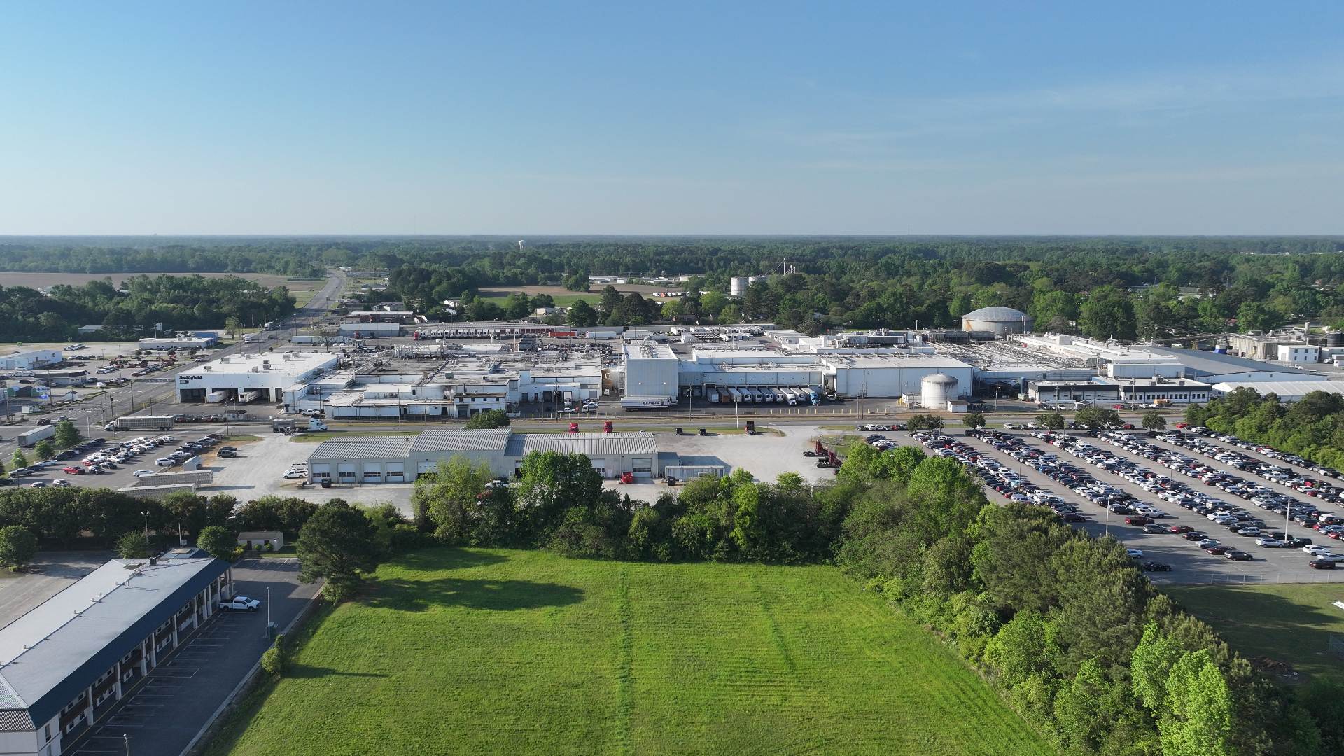 Wide aerial of Smithfield plant complex